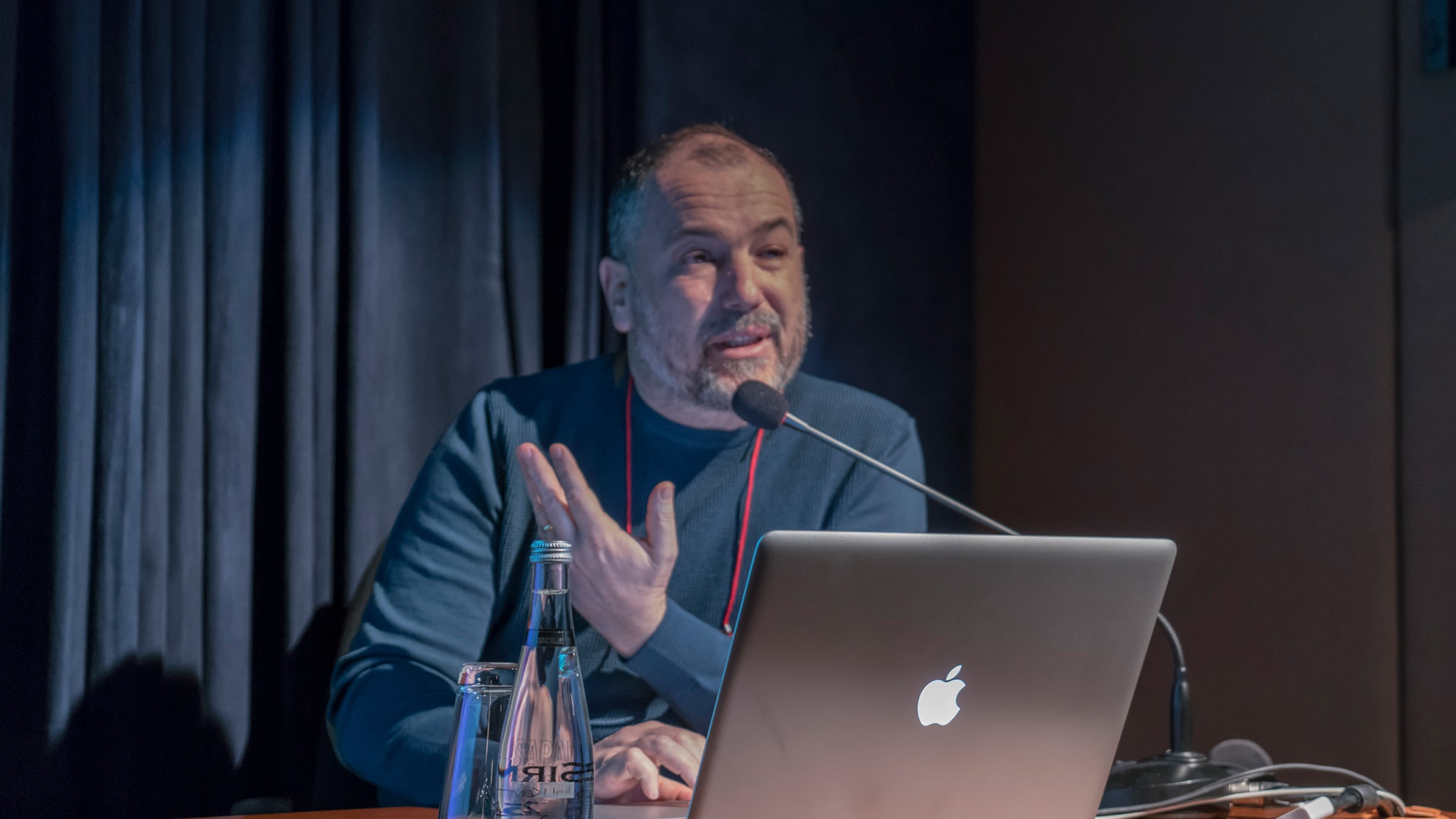 İnan Bana Ben Bir Sanatçıyım <br/>Adrian Paci