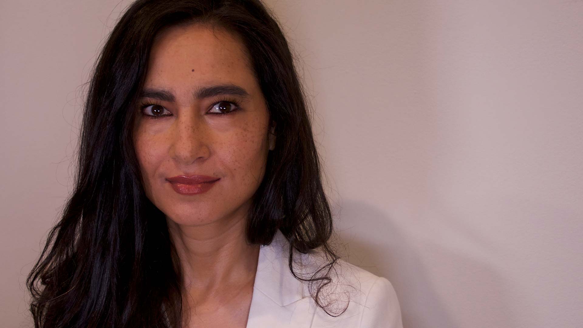 İkilikleri Kırmak: Kovid Döneminde Sanat Üzerine Düşünceler <br> Shahzia Sikander ve Vishakha Desai slide 2